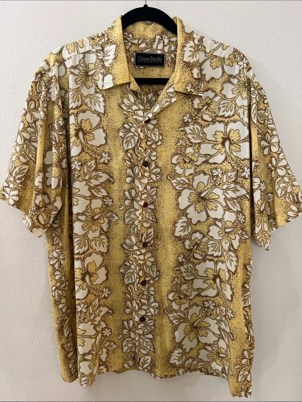 OP Men’s Vintage yellow White Floral Button Down Hawaiian Shirt 100% Rayon sz L